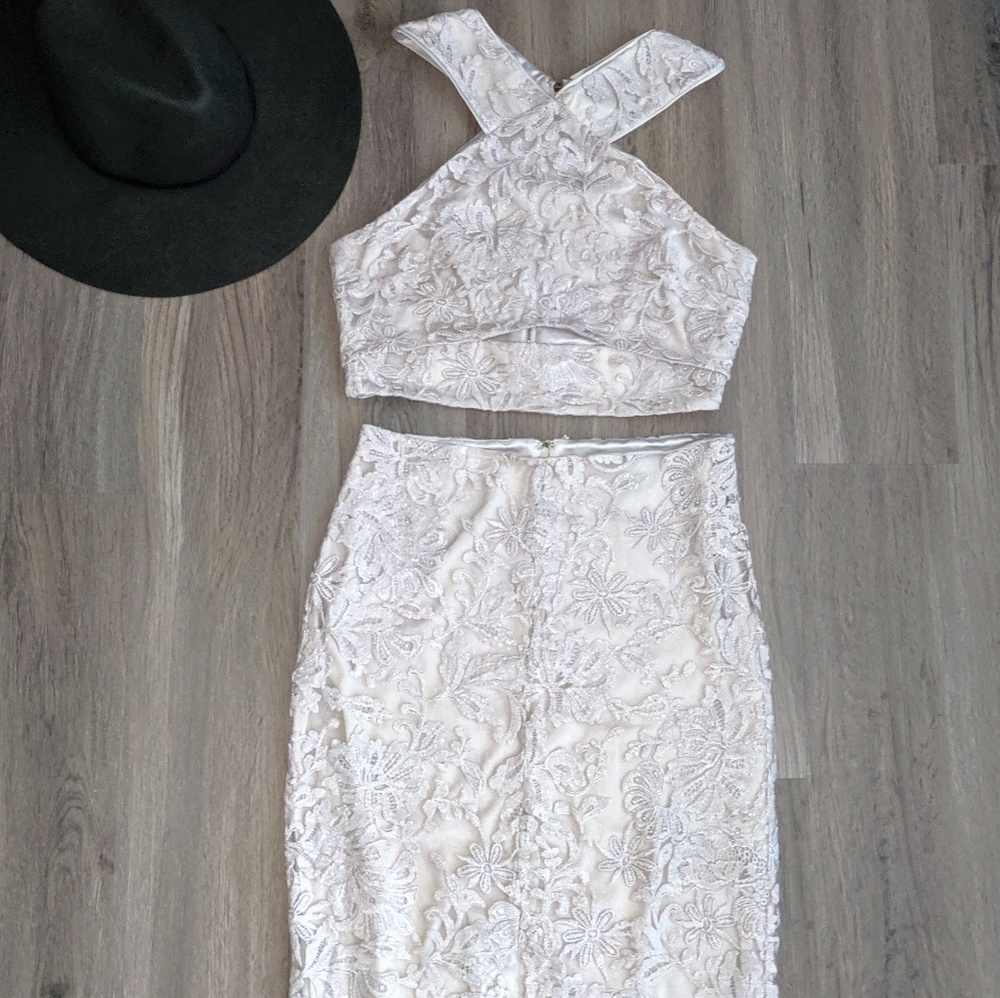 Marciano Cream Lace Crop Top & Skirt Set Size 4 - Picture 2 of 8